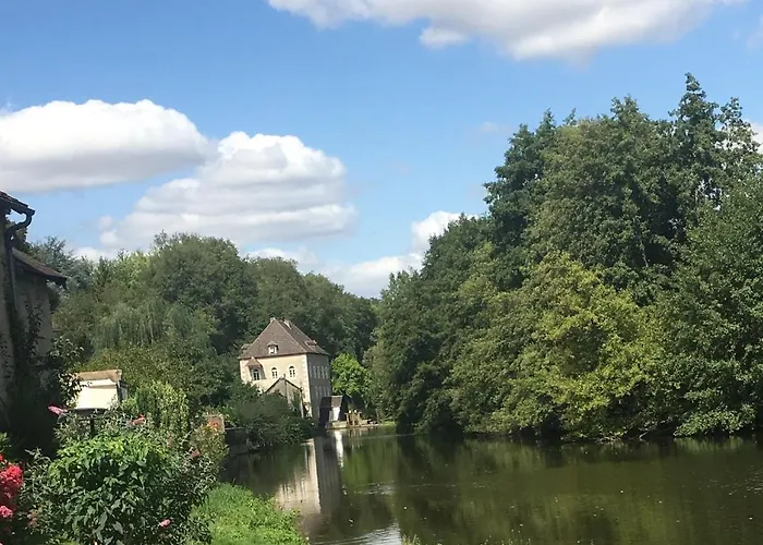 Riverside Barn Country house *